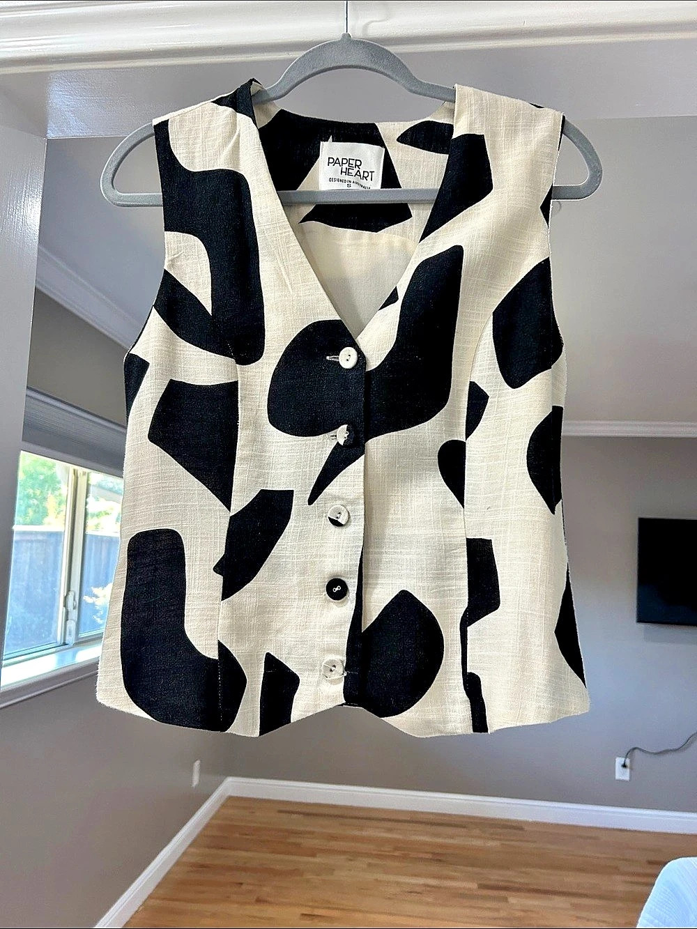 Abstract Pattern Button Front Blouse in Black & Cream Like New